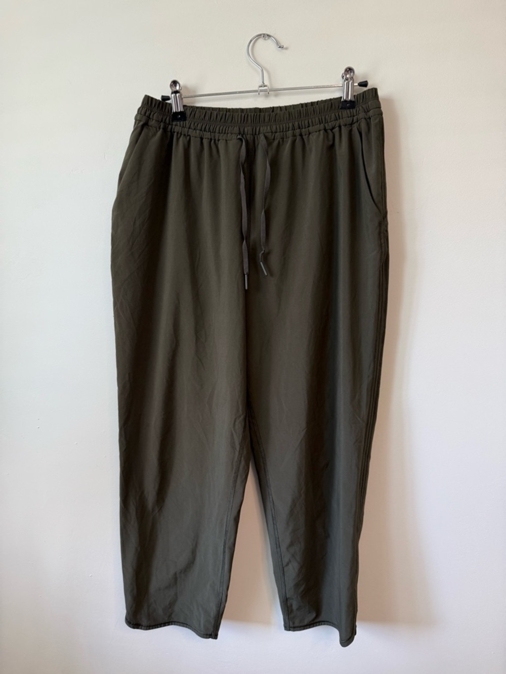 Lululemon Keep It Classic Crop 23" Cropped Joggers Dark Olive Green